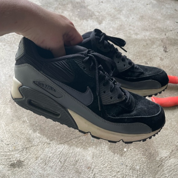 Nike Air Max 90 essential women’s black grey white lightly used sneakers - Picture 2 of 9